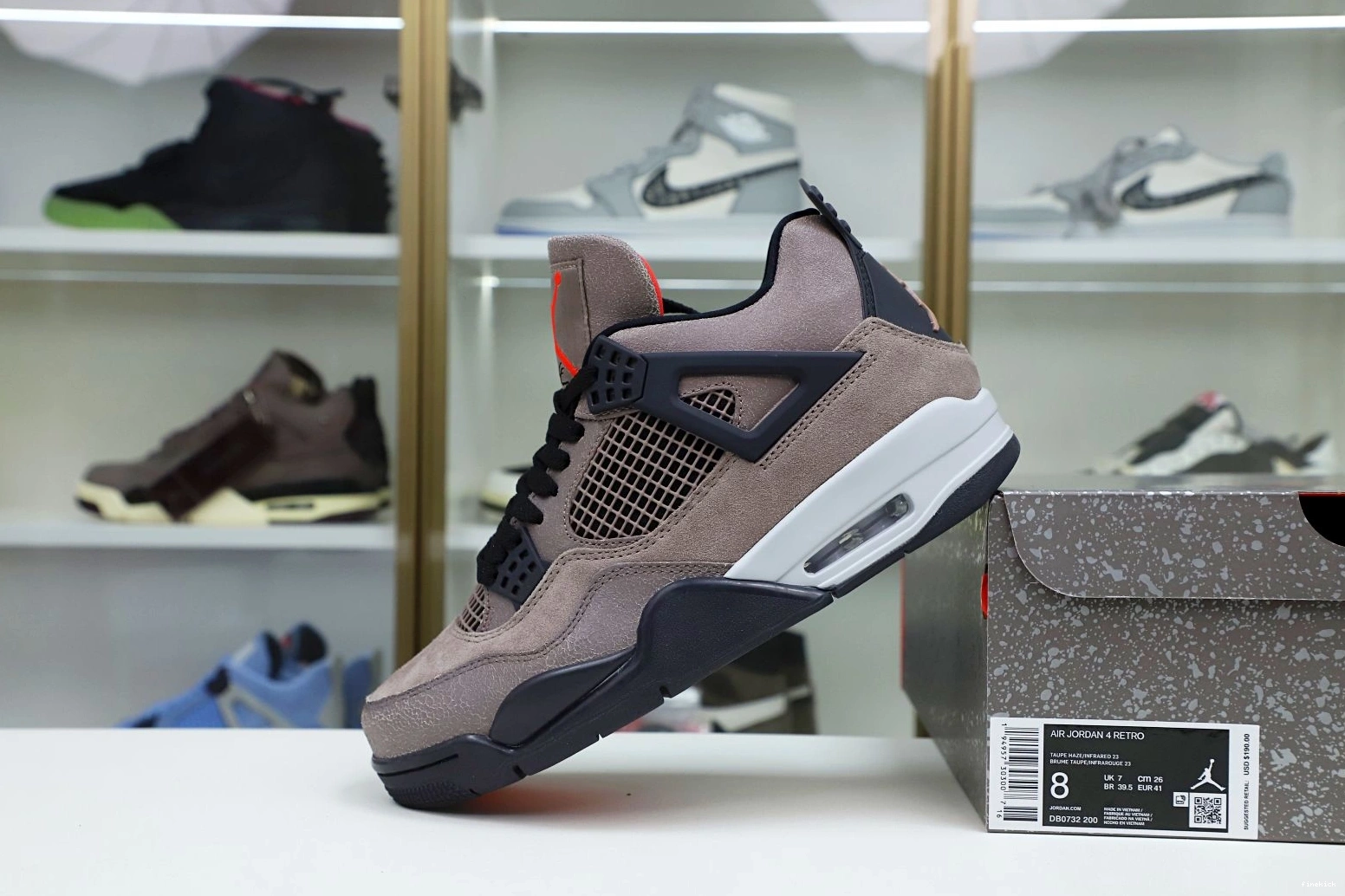 JORDAN HAZE' 'TAUPE AIR RETRO 4 0215